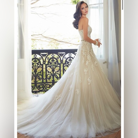 SOLD - Sophia Tolli “Prinia” Wedding Gown - Size 12 - Ret $2200 - Picture 2 of 16